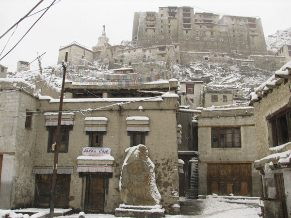 Lala's Cafe in winter Lala's Cafe in winter