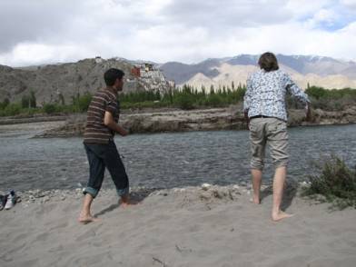Andreas Catanese and Andre Alexander at the banks of the Indus river (Lala07) Andreas Catanese and Andre Alexander at the banks of the Indus river (Lala07)